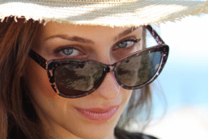 Gafas de sol polarizadas 2025: estilo, protección y visión clara bajo el sol